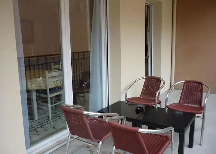 T3 De 70 M2 Idealement Situe Avec Garage